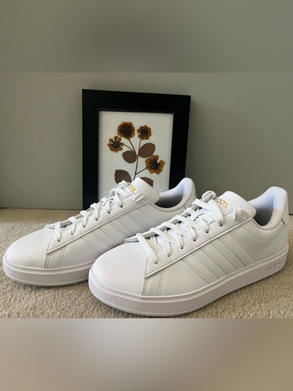 NWT Adidas Women's Grand Court 2.0 White/Gold Size 7.